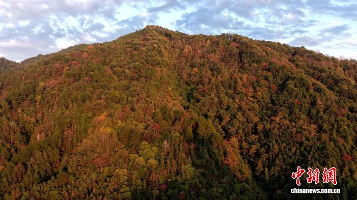 賭博：廣西三江：夕照熔金染侗鄕