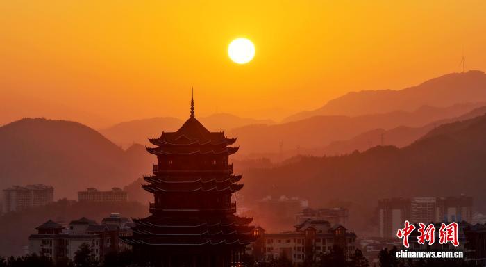 賭博：廣西三江：夕照熔金染侗鄕